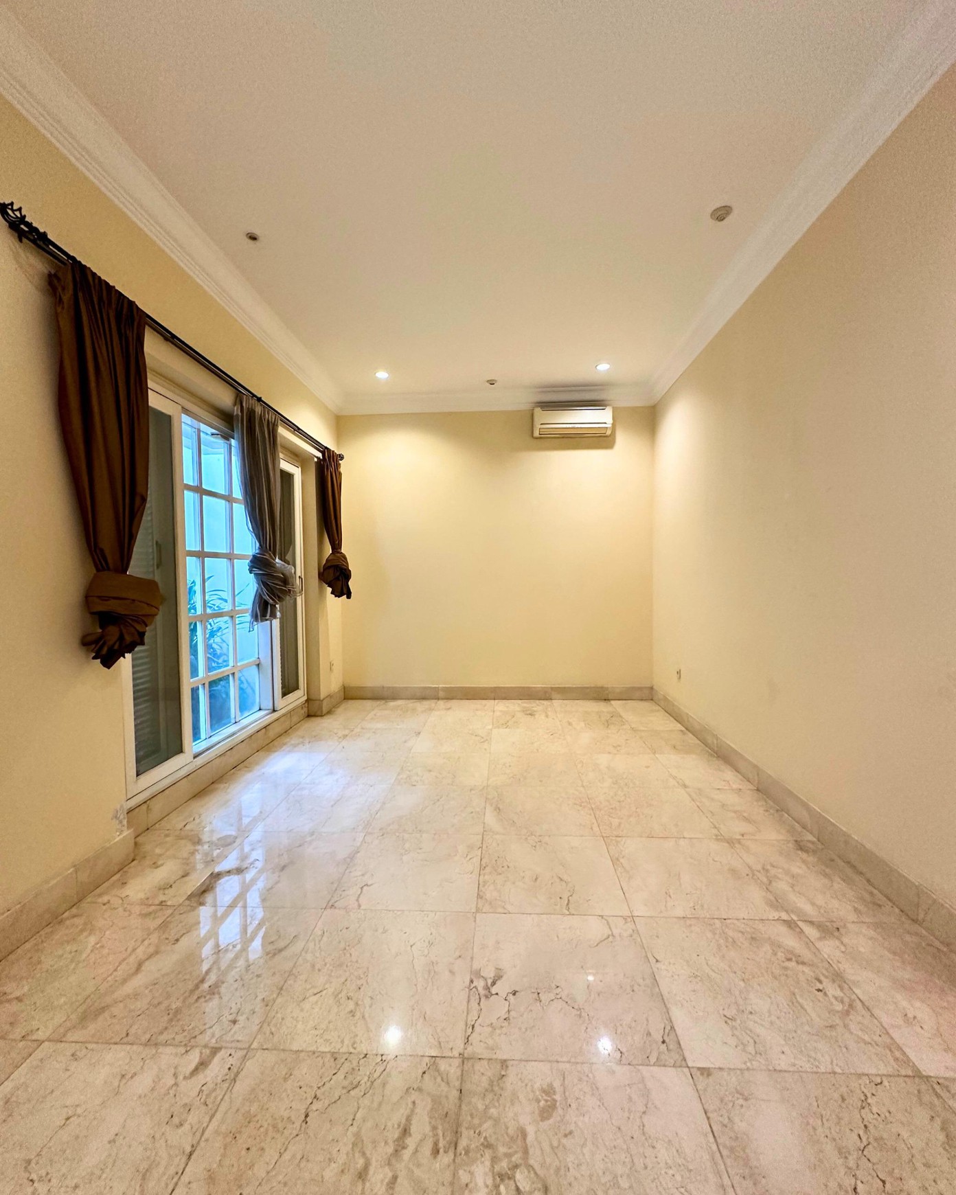 DIJUAL - RUMAH MEWAH DI SRIWIJAYA, SELONG - SUDUT PRESTISIUS SENOAPTI, KEBAYORAN BARU,JAKSEL.