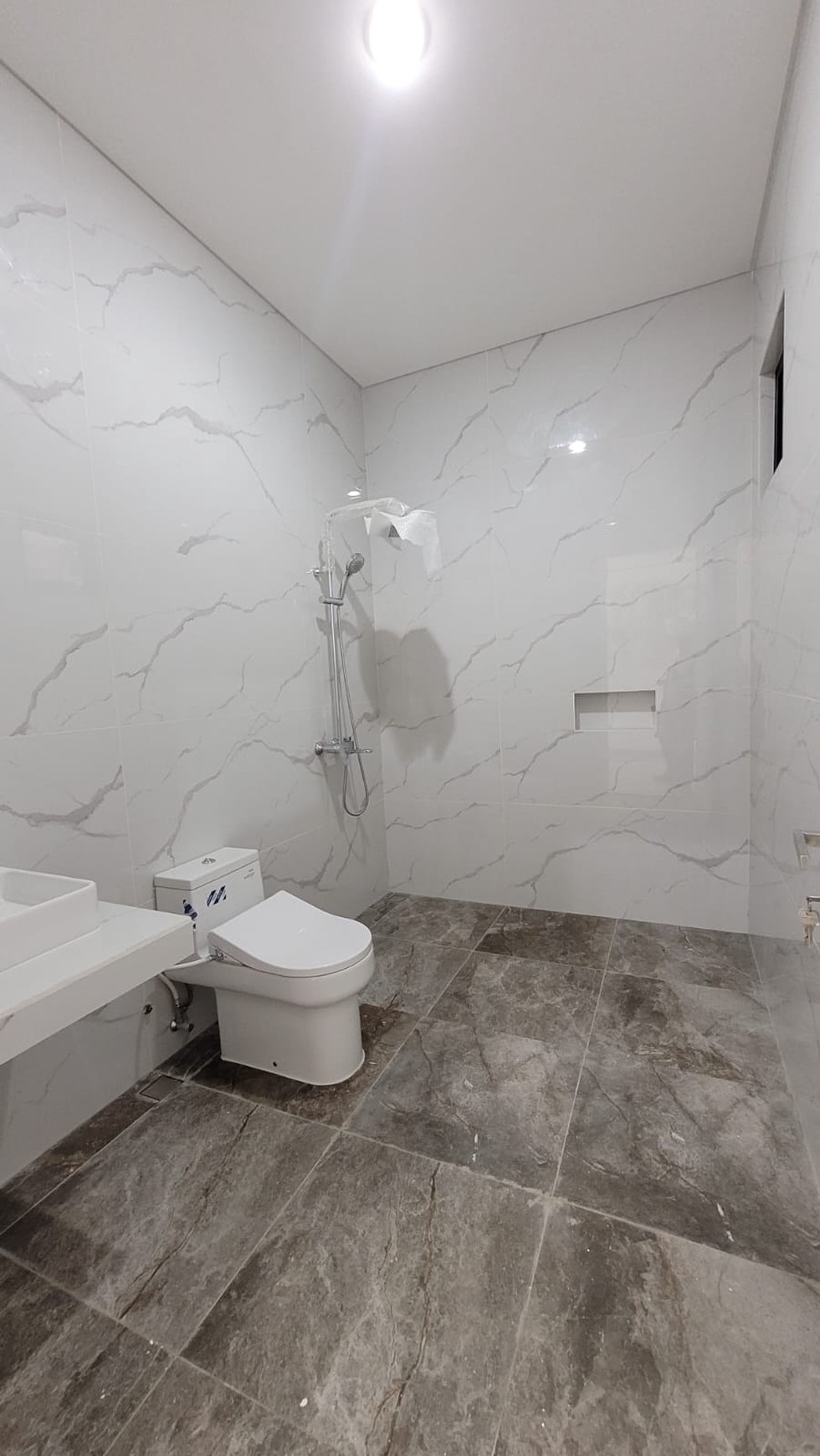 Rumah 2 Lantai SHM Siap Huni @Bintaro Sektor 8