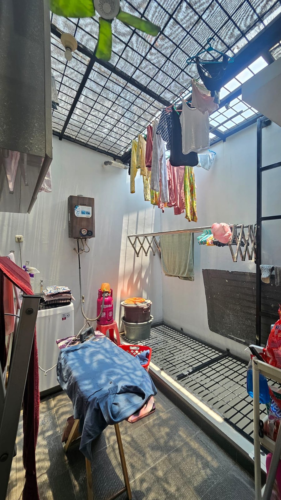 Rumah Modern Siap Huni di Graha Bunga