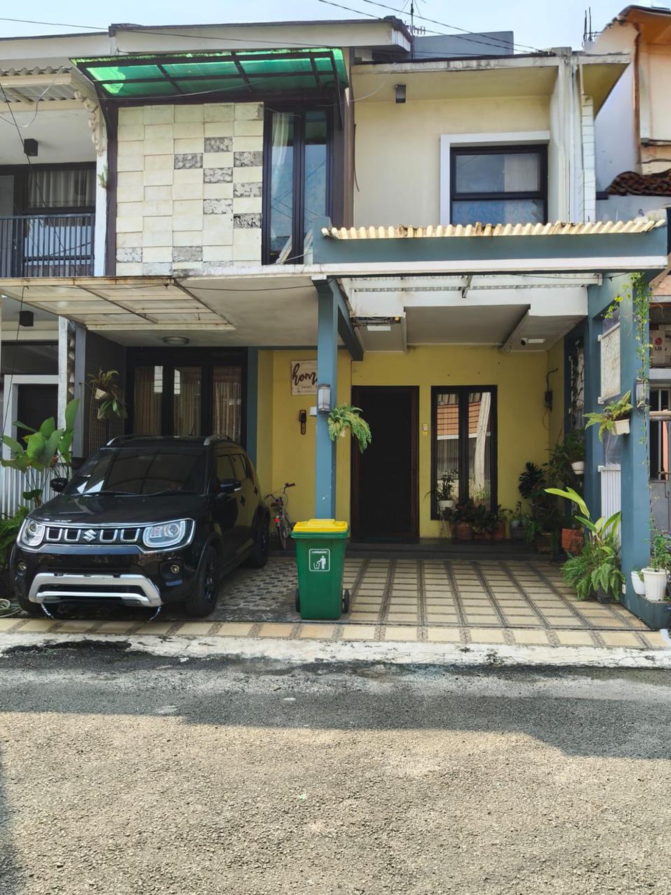 Rumah 3 Lantai, Bagus, Lingkungan aman dan Nyaman di Pondok Ranji