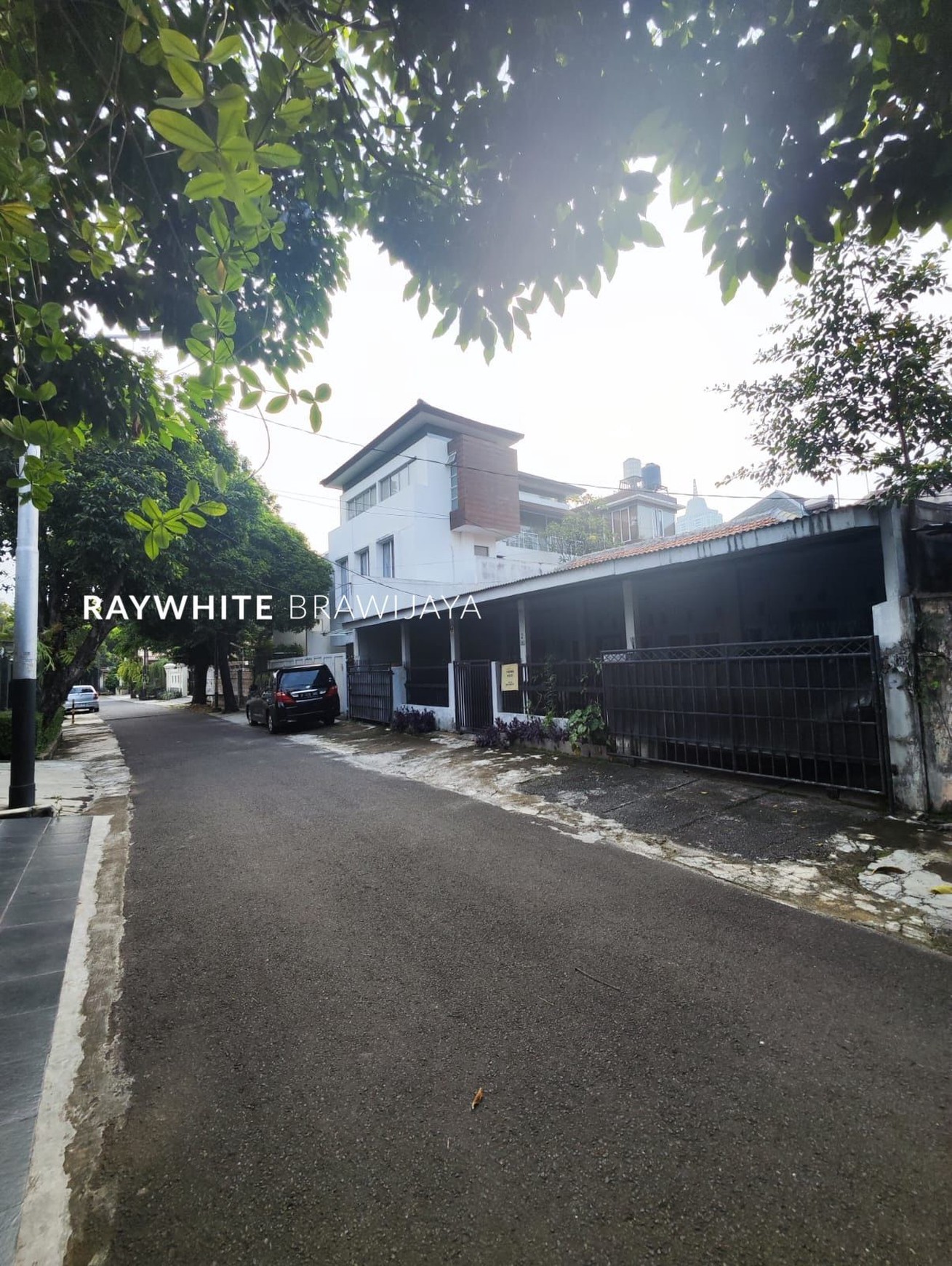 Rumah Tua Hitung Tanah Area Kebayoran Baru