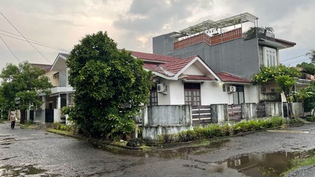 Rumah Siap Huni Posisi HOOK dengan Hunian Nyaman dan Asri di Bintaro Sektor 5