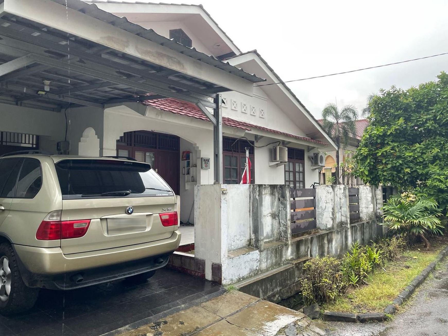 Rumah Siap Huni Posisi HOOK dengan Hunian Nyaman dan Asri di Bintaro Sektor 5