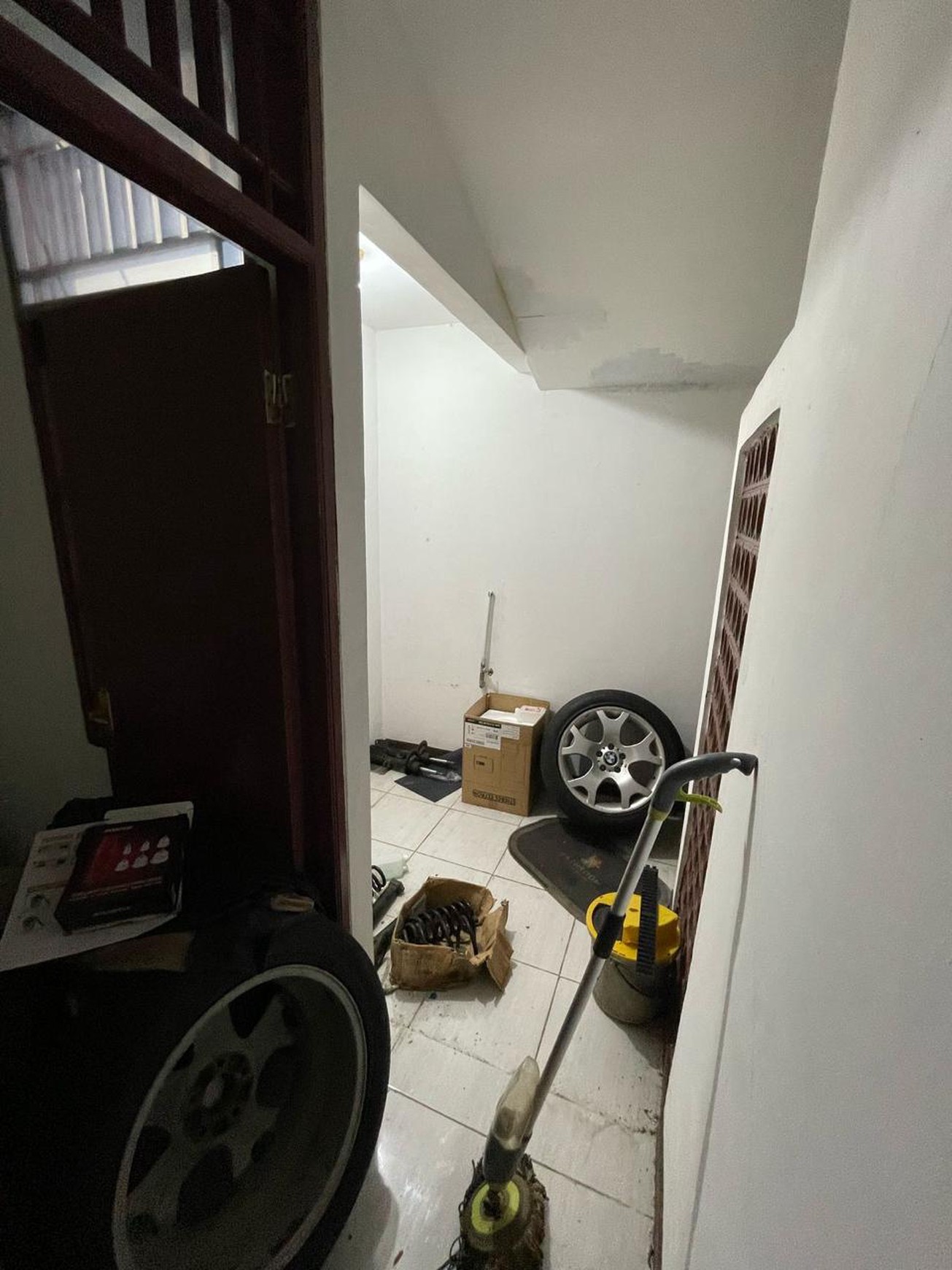 Rumah Siap Huni Posisi HOOK dengan Hunian Nyaman dan Asri di Bintaro Sektor 5