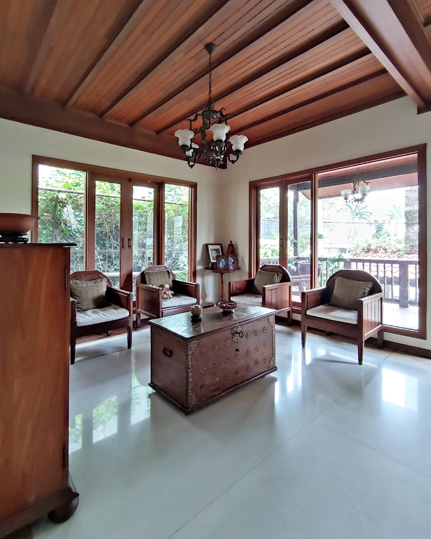 Rumah Bergaya Resort  di Pondok Indah