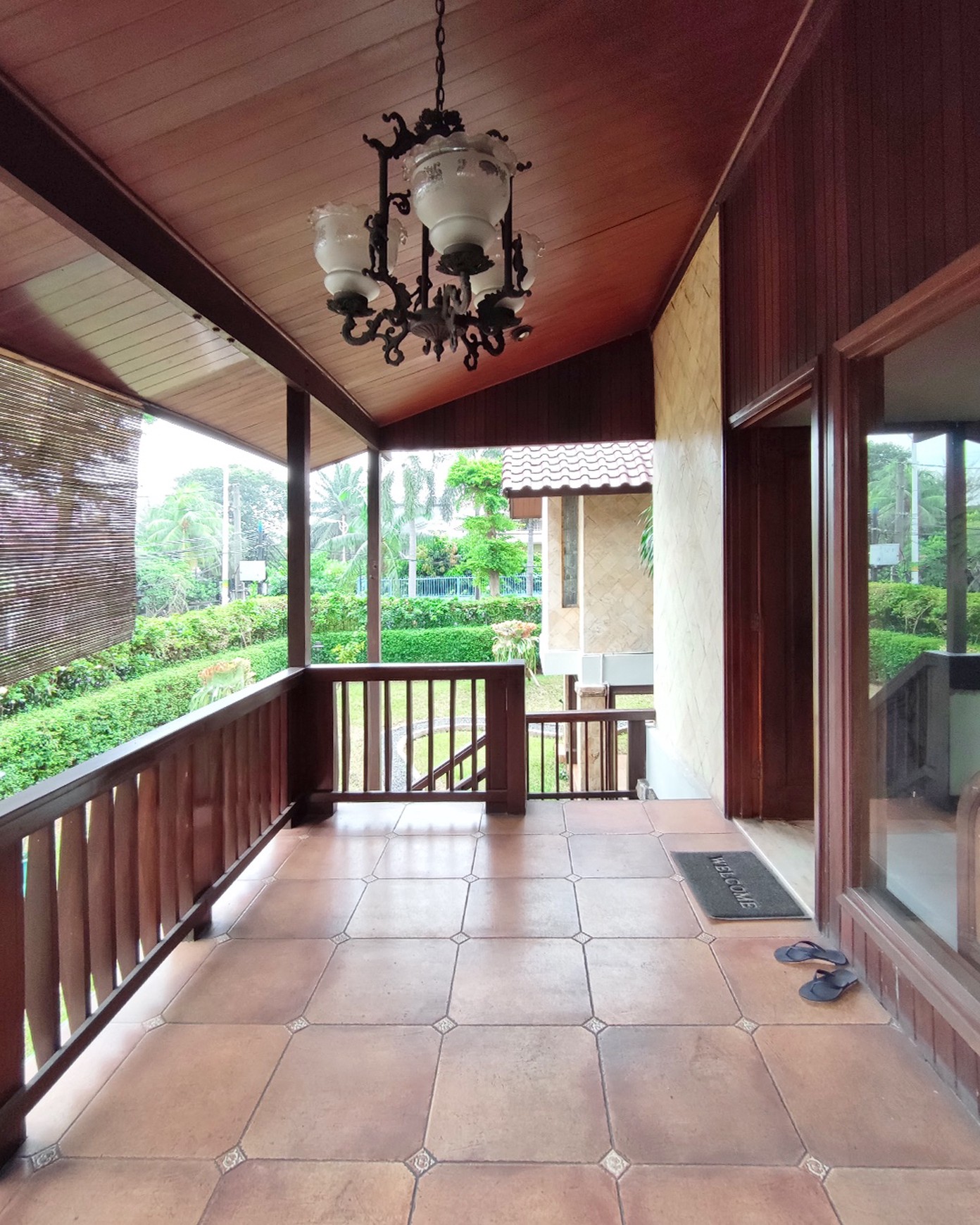 Rumah Bergaya Resort  di Pondok Indah