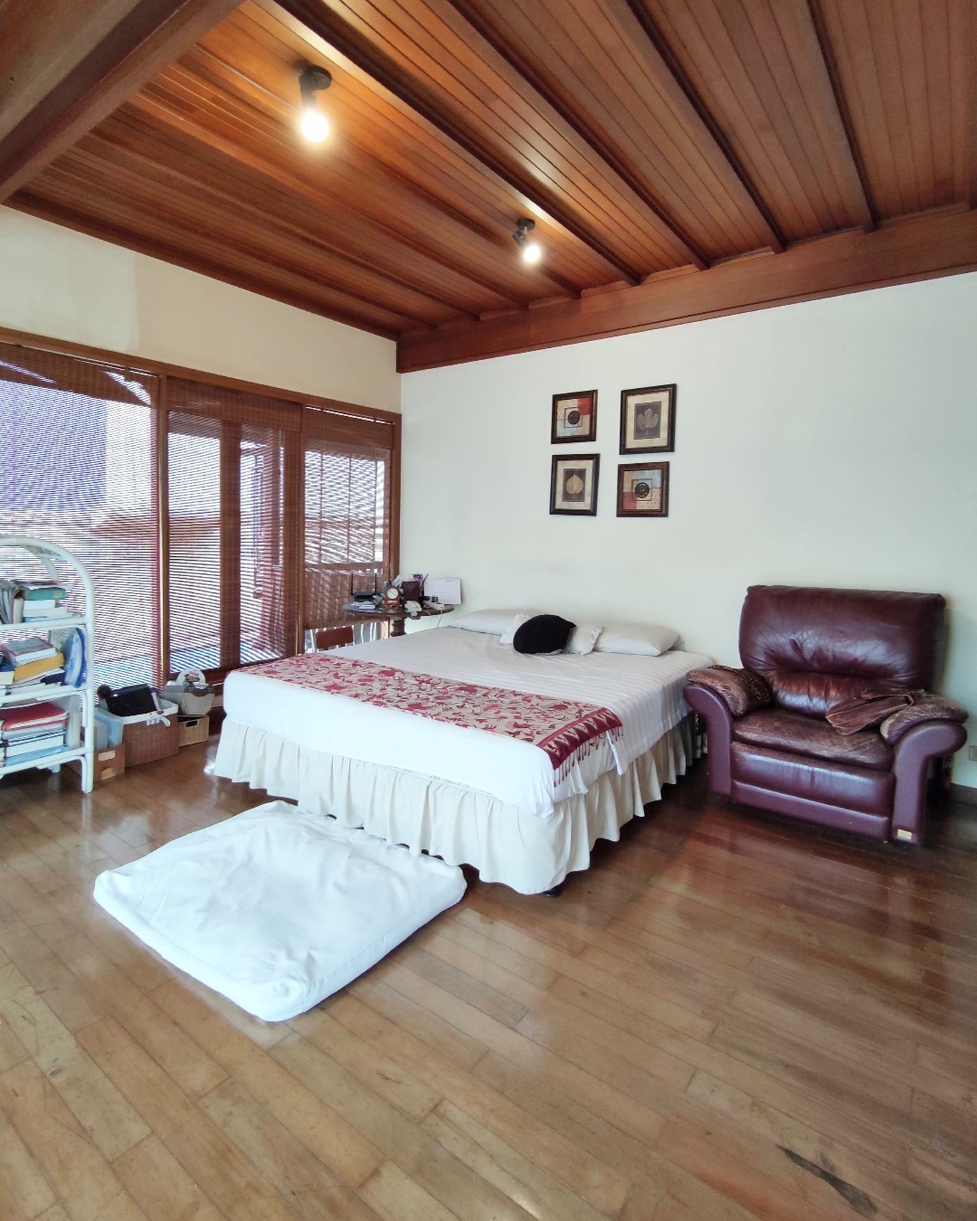 Rumah Bergaya Resort  di Pondok Indah