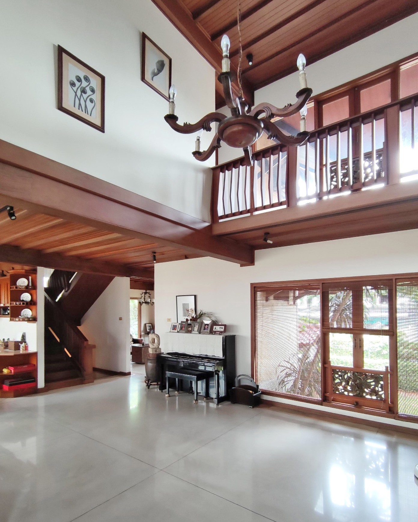 Rumah Bergaya Resort  di Pondok Indah
