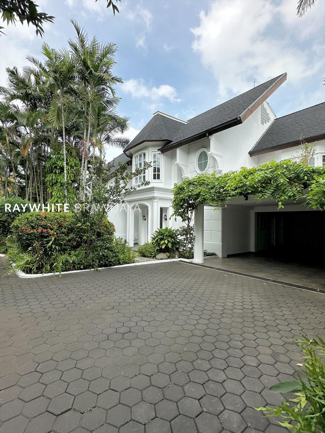 Rumah Modern Minimalis Dalam Townhouse Area Kemang Dalam