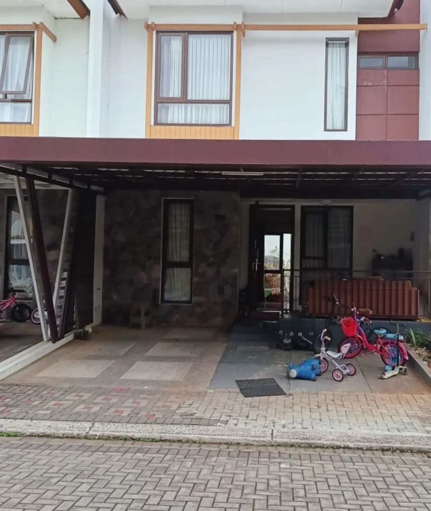 Rumah 2 Lantai Siap Huni dengan Hunian Nyaman dan Asri di @BSD
