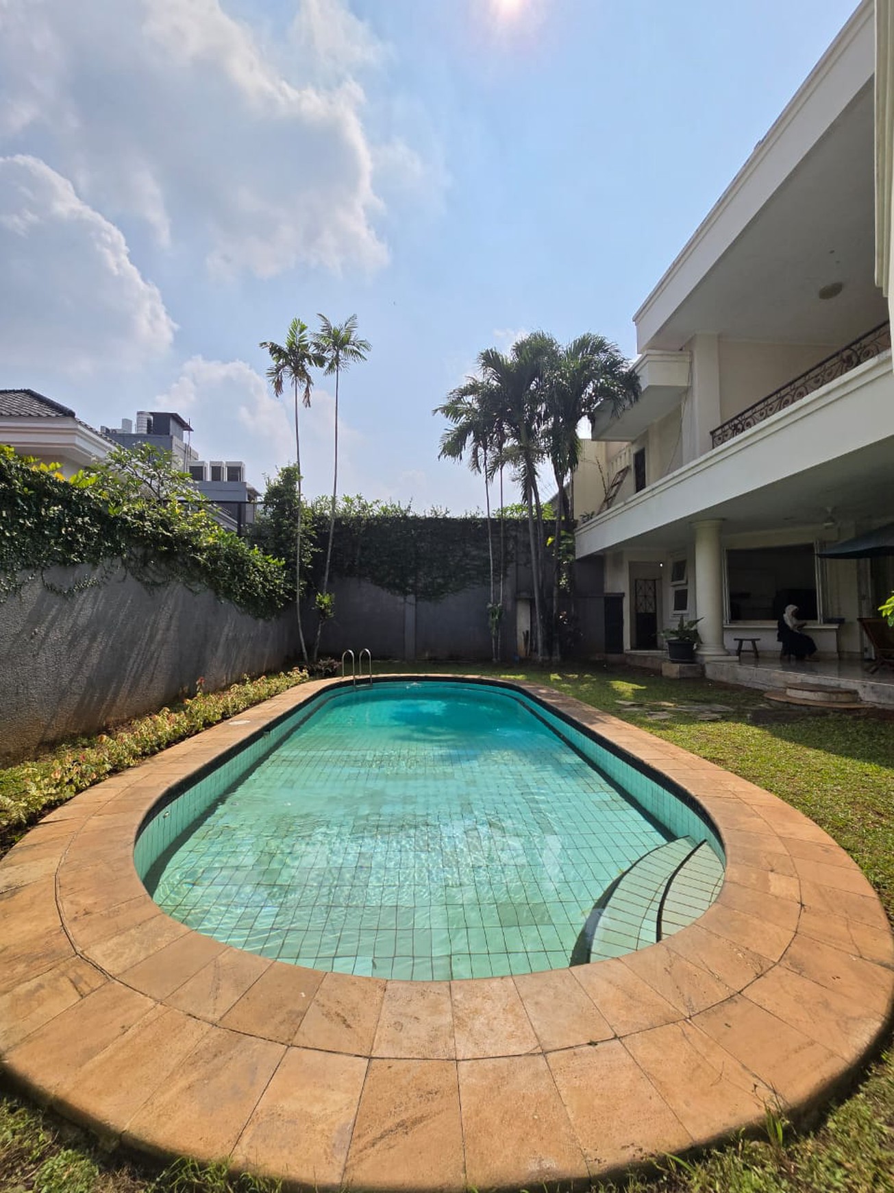 Luxury house with spacious yard best location at kemang dalam jakarta selatan 