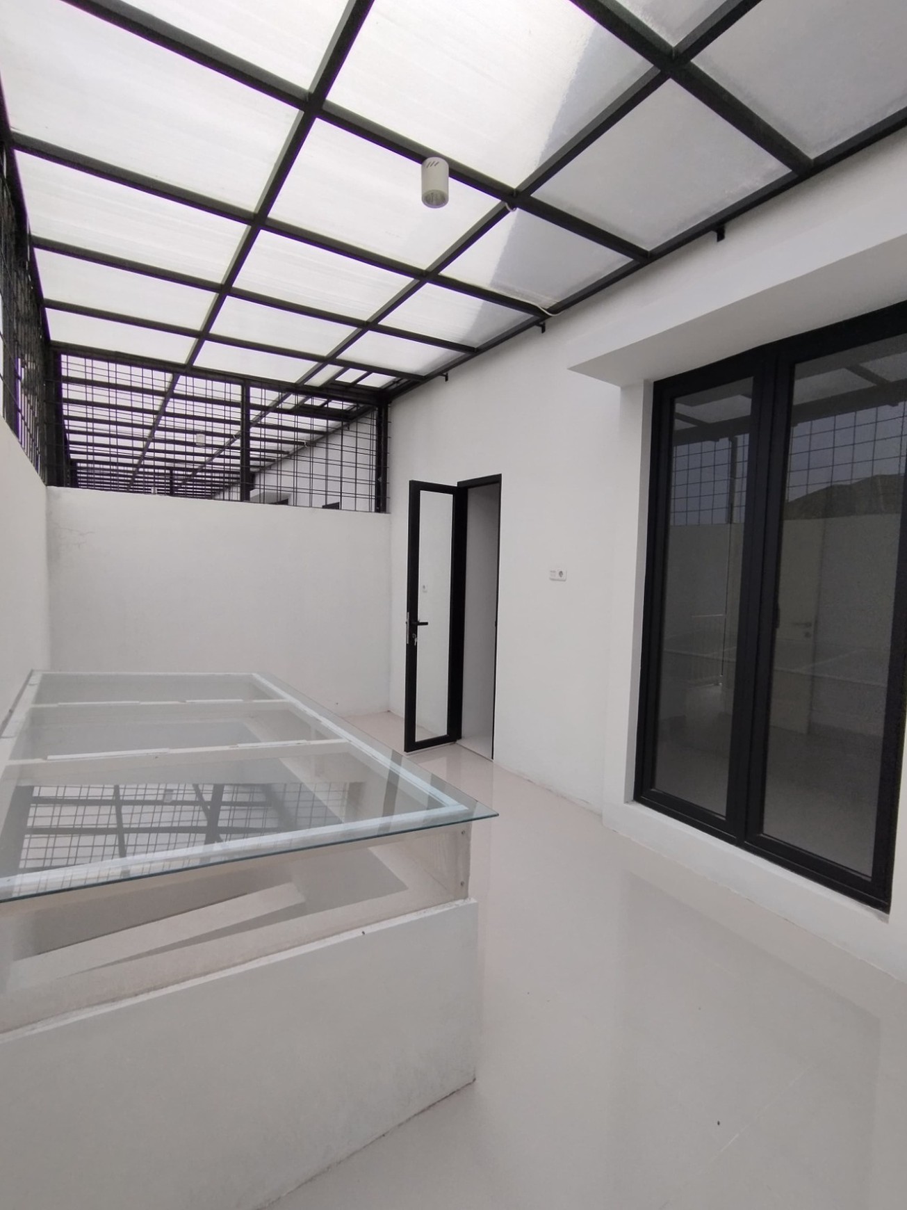 Rumah Disewakan Murah di Dharmahusada, Surabaya Timur - Lokasi Strategis!