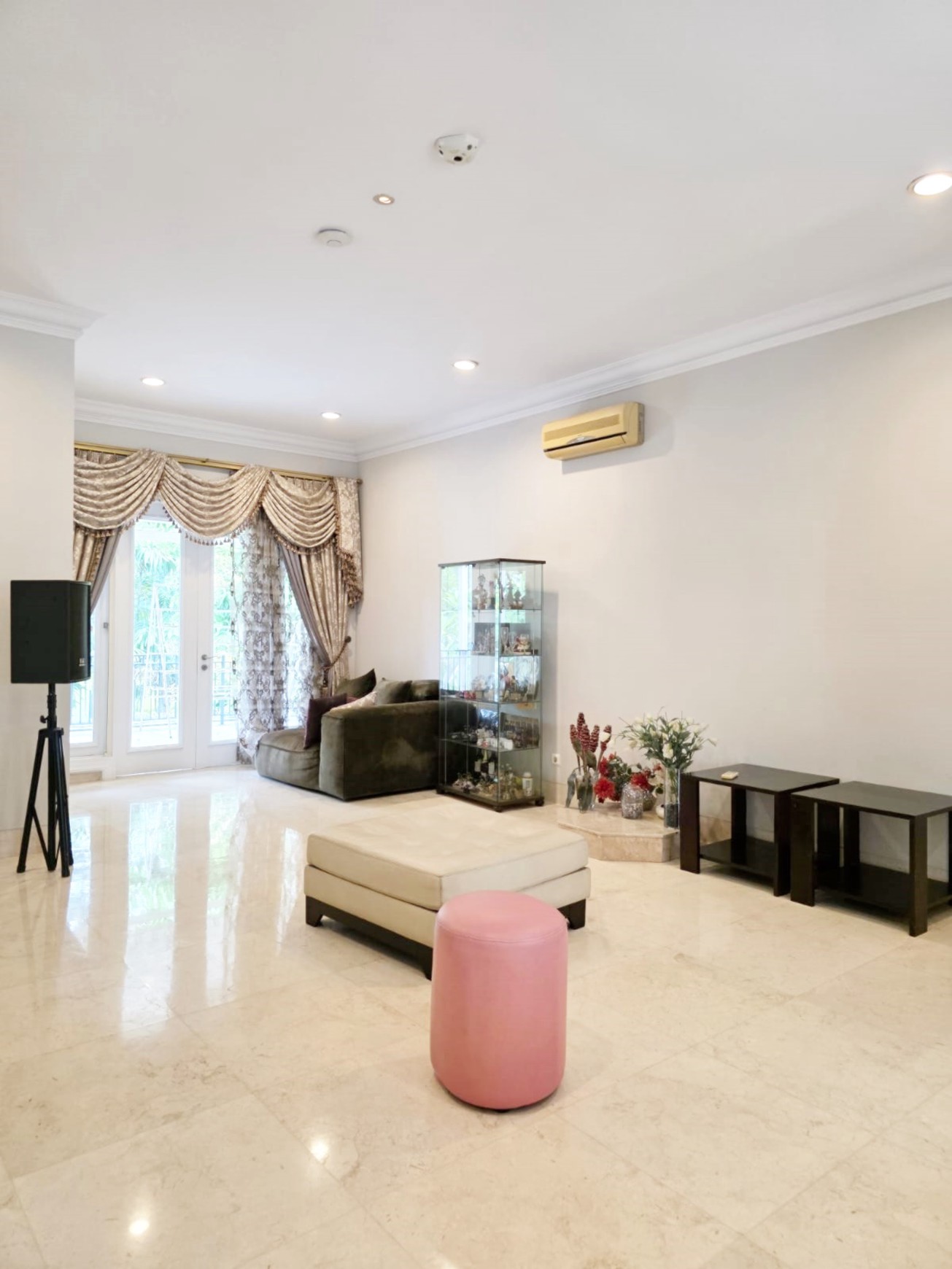 turun harga dari 450jt jadi 350 jt Disewa rumah mewah di Fountainebleau BSD City furnish strategis siap huni