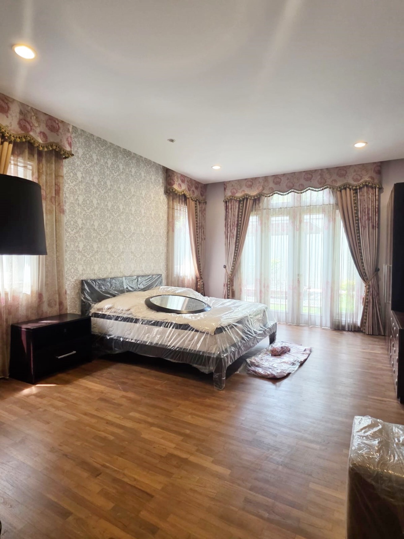 turun harga dari 450jt jadi 350 jt Disewa rumah mewah di Fountainebleau BSD City furnish strategis siap huni