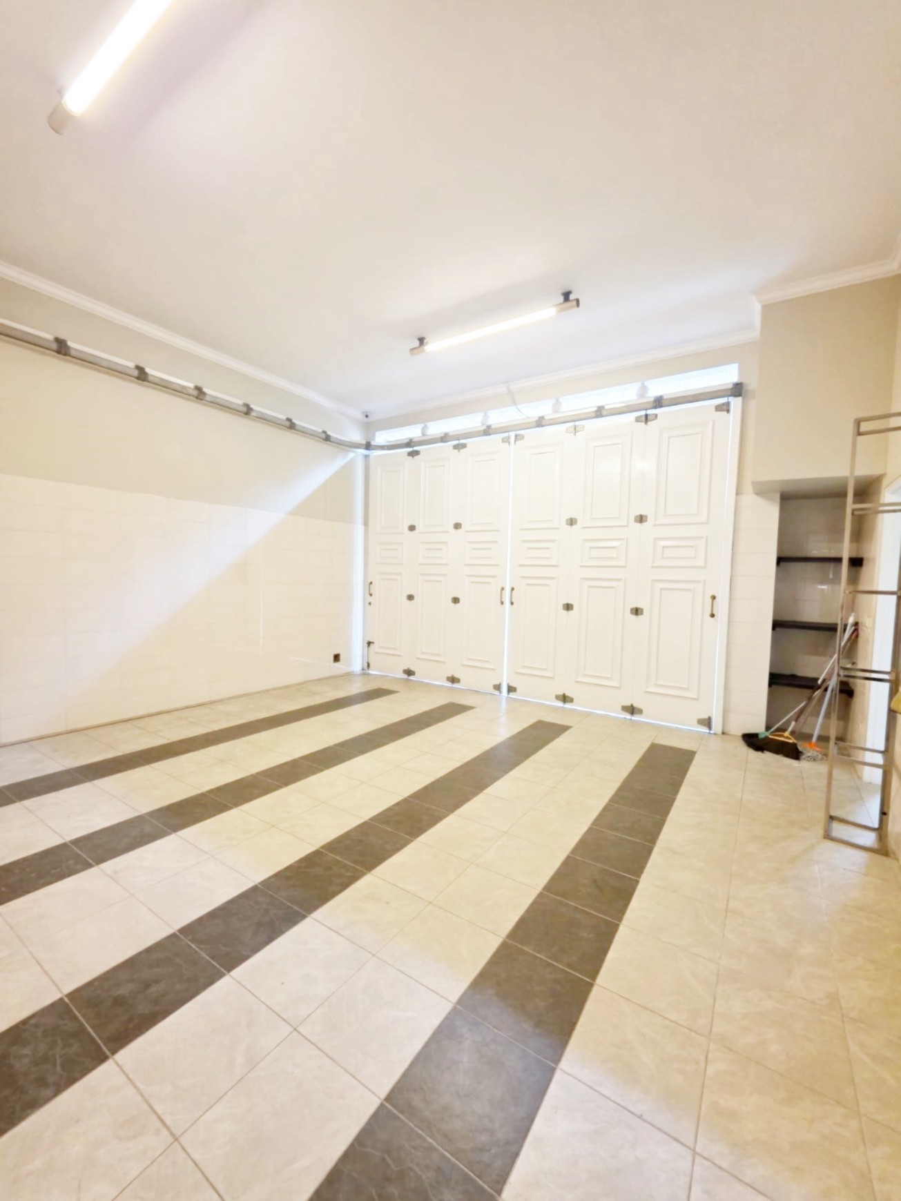 turun harga dari 450jt jadi 350 jt Disewa rumah mewah di Fountainebleau BSD City furnish strategis siap huni