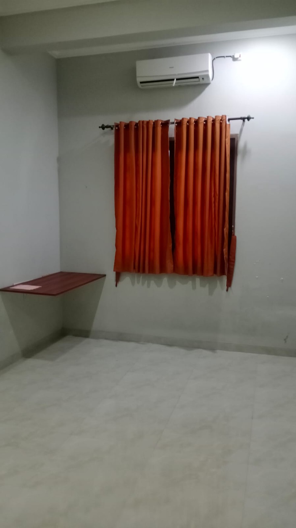 Dijual Rumah Di Taman Harapan Baru, Bekasi