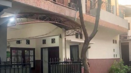 Di jual Rumah Mewah  murah 2 lt Siap huni di Kebraon Utama wiyung Surabaya