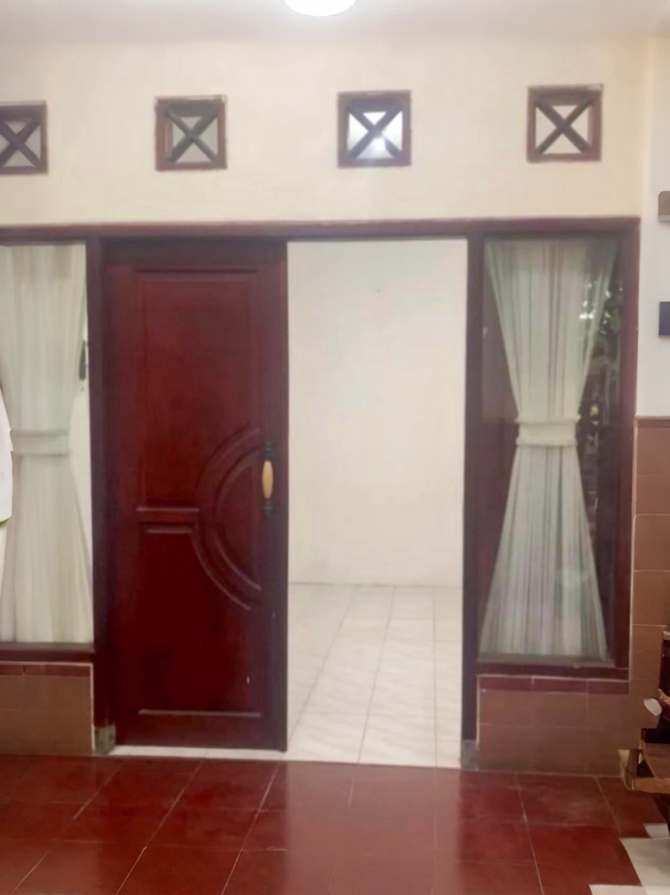 Di jual Rumah Mewah  murah 2 lt Siap huni di Kebraon Utama wiyung Surabaya