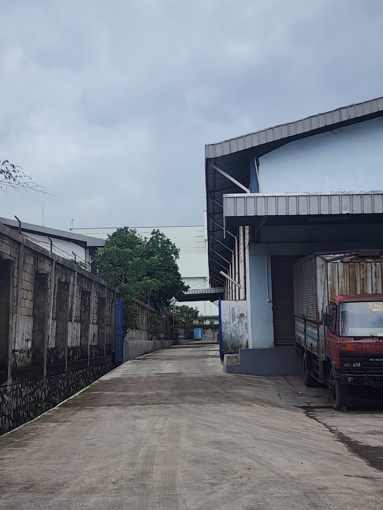 Disewakan Gudang Strategis di Mainroad Cikarang