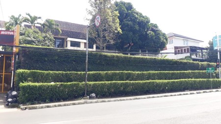 Dijual Rumah Hitung Tanah di Mainroad Setiabudi