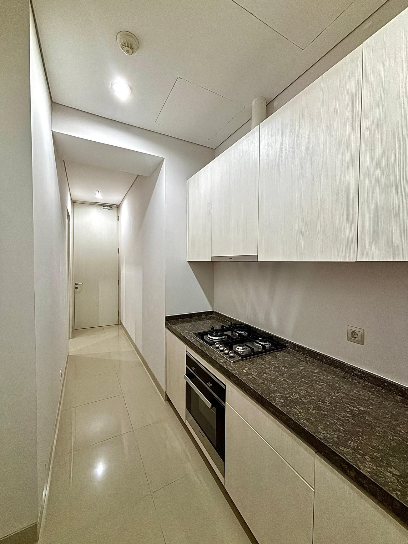 Dijual cepat apartemen impian saumata kawasan alam sutera tangerang selatan banten strategis type 3 BR B hanya 4.9 M siap huni