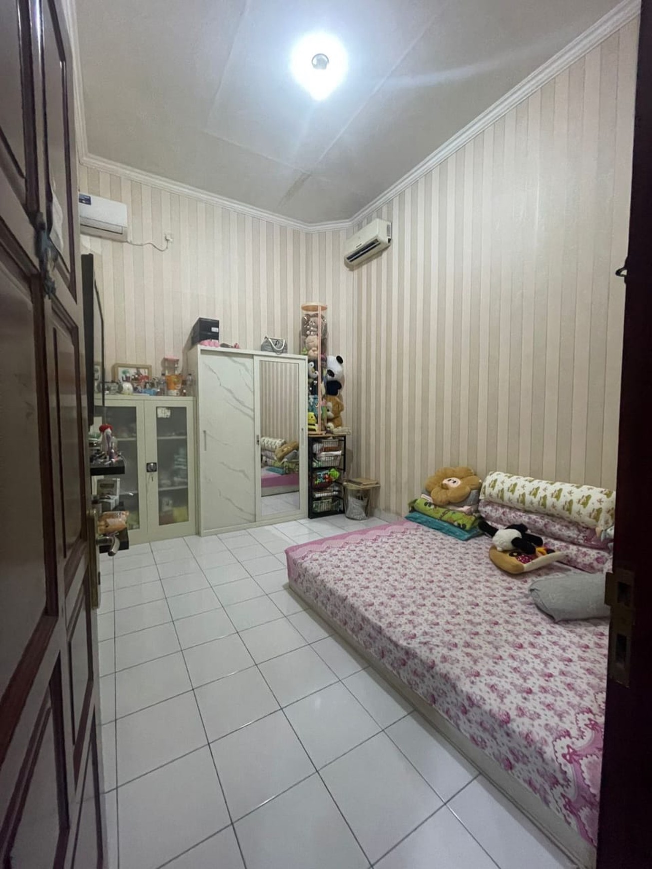 RUMAH & TEMPAT USAHA DI JL COKROWIJAYAN, DEKAT DARI RINGROAD BARAT.
