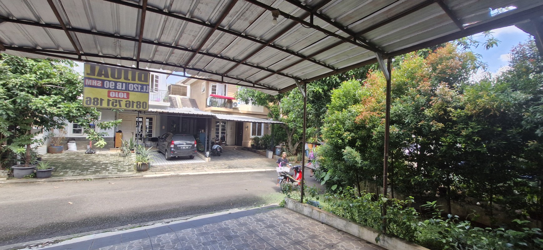 Rumah 2 Lantai di Kota Wisata