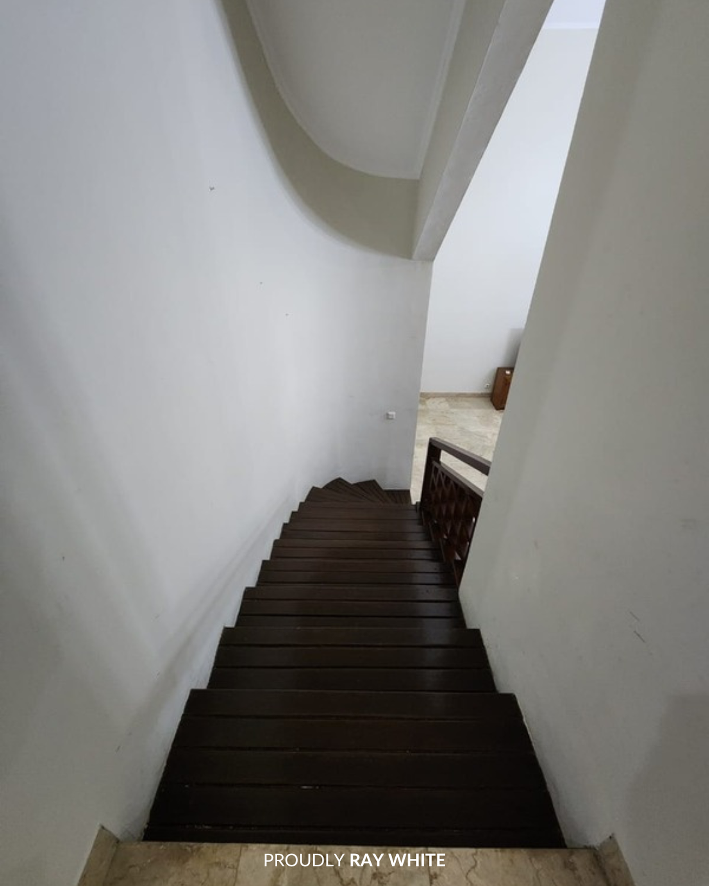 Disewakan Rumah di Mega Kuningan Timur, Jakarta Selatan