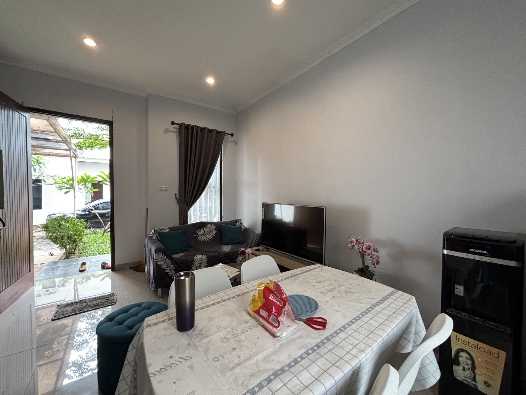 Rumah Minimalis Moderen Full Furnished, Hoek  di Askara Residence Cibubur 