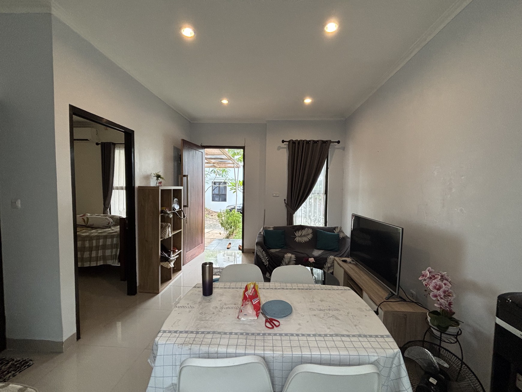 Rumah Minimalis Moderen Full Furnished, Hoek  di Askara Residence Cibubur 