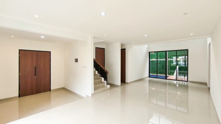 Rumah mewah,pool,lingkungan oke di Bintaro Jaya .