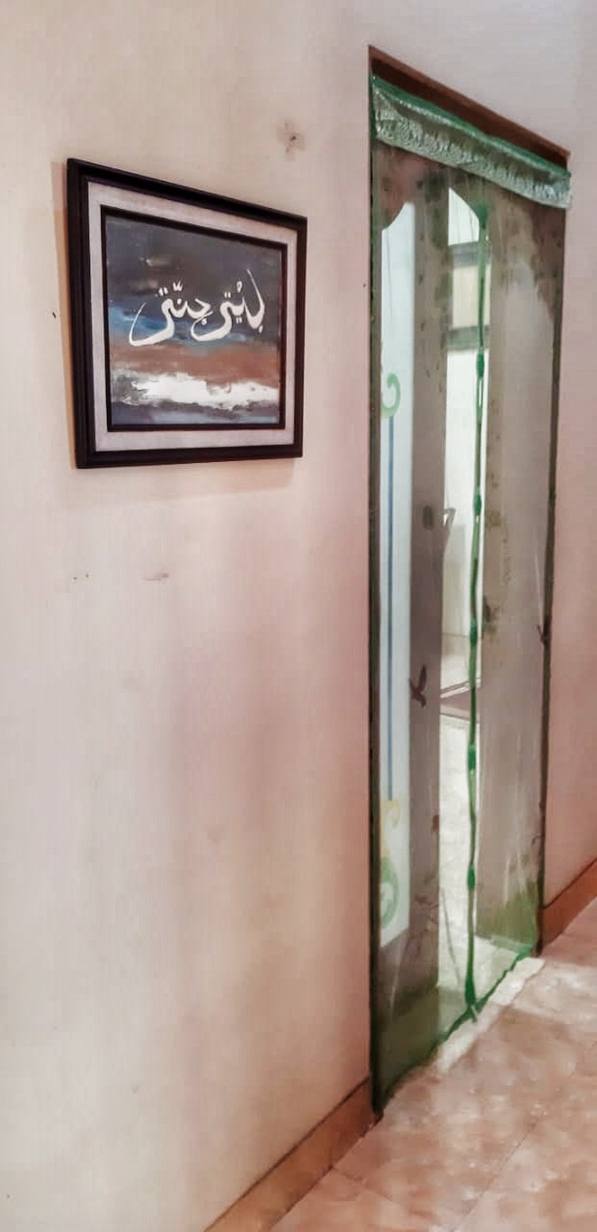 Dijual Rumah Gayungsari Barat I semi furnished 