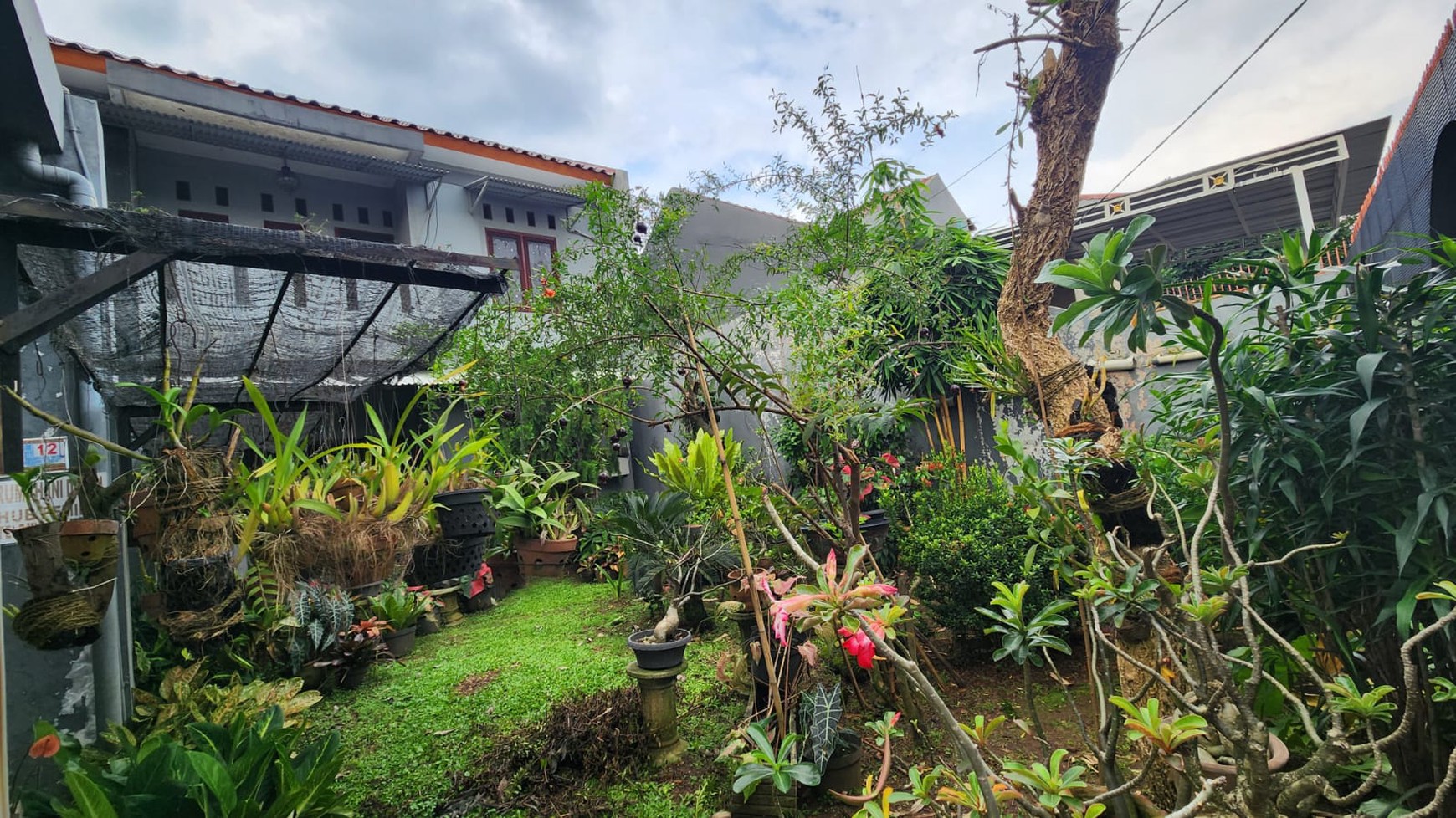Rumah 2 Lantai di Kelapa Dua Weton Ciracas