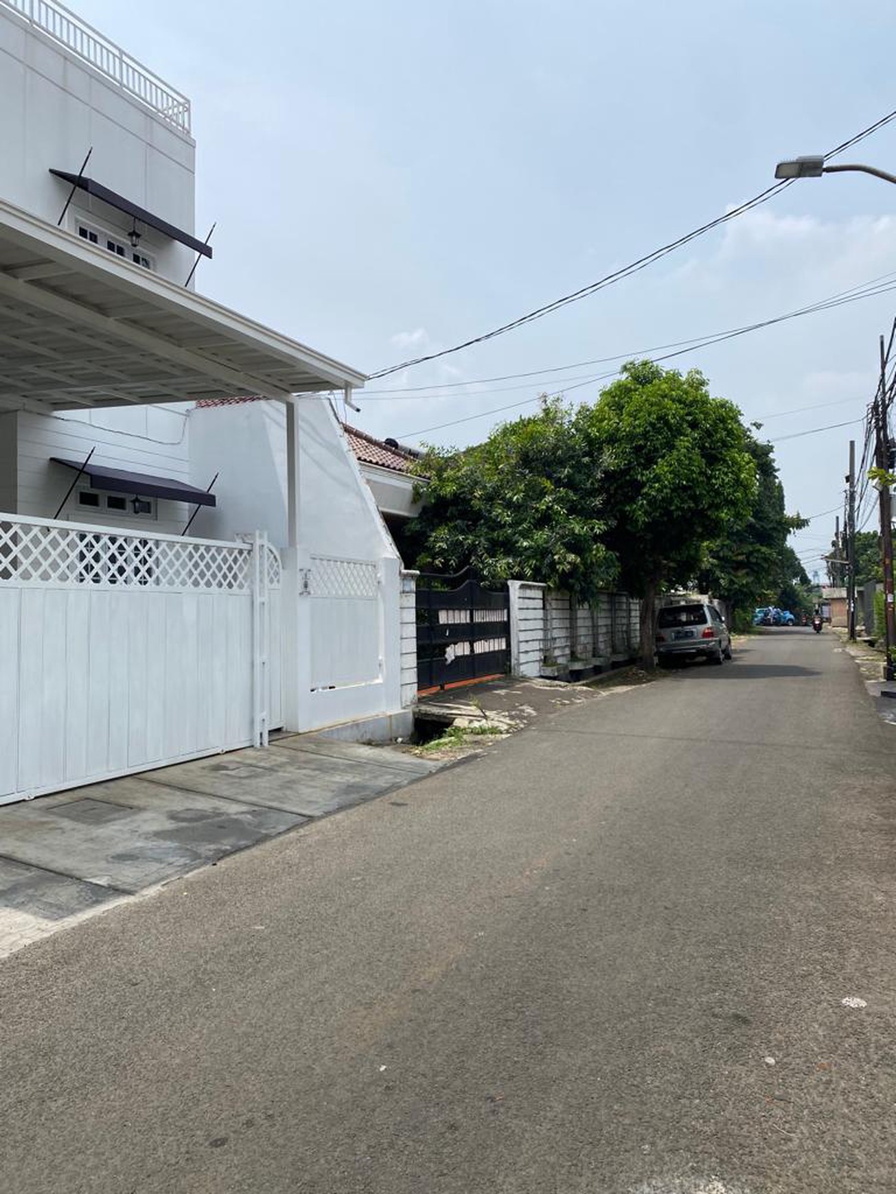 Selangkah Ke Pondok Indah Mall dan Gandaria city ,rumah bangunan 2 lantai di kebayoran lama,akses jalan 2 mobil,rumah di kebayoran lama