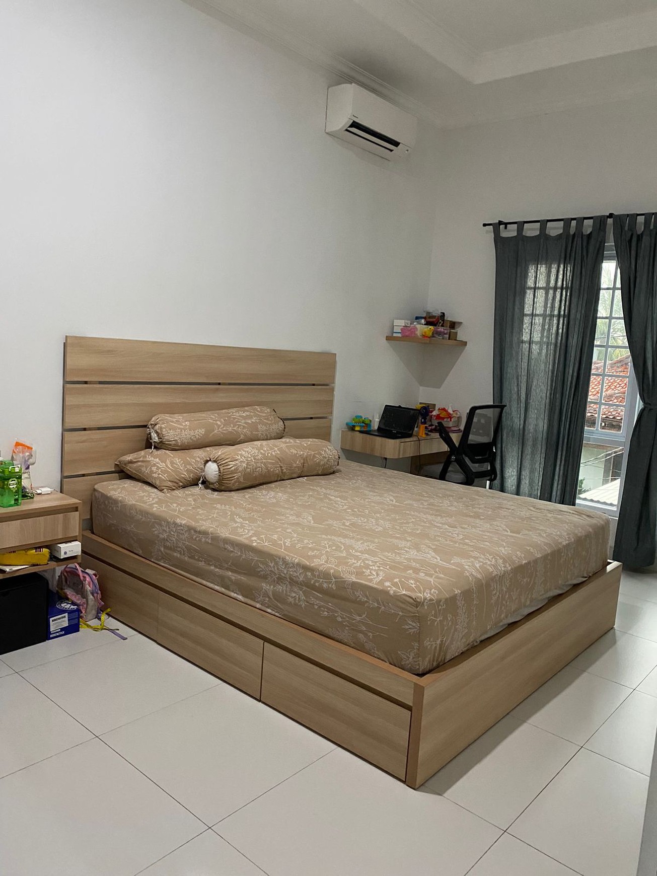 Selangkah Ke Pondok Indah Mall dan Gandaria city ,rumah bangunan 2 lantai di kebayoran lama,akses jalan 2 mobil,rumah di kebayoran lama
