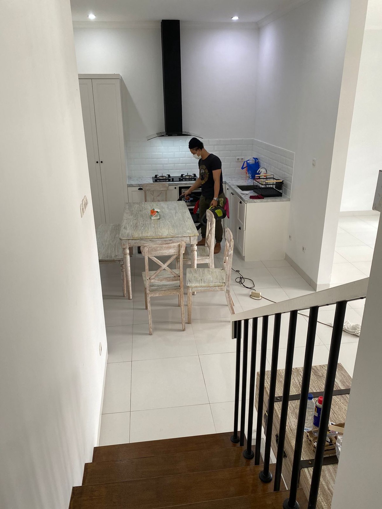 Selangkah Ke Pondok Indah Mall dan Gandaria city ,rumah bangunan 2 lantai di kebayoran lama,akses jalan 2 mobil,rumah di kebayoran lama