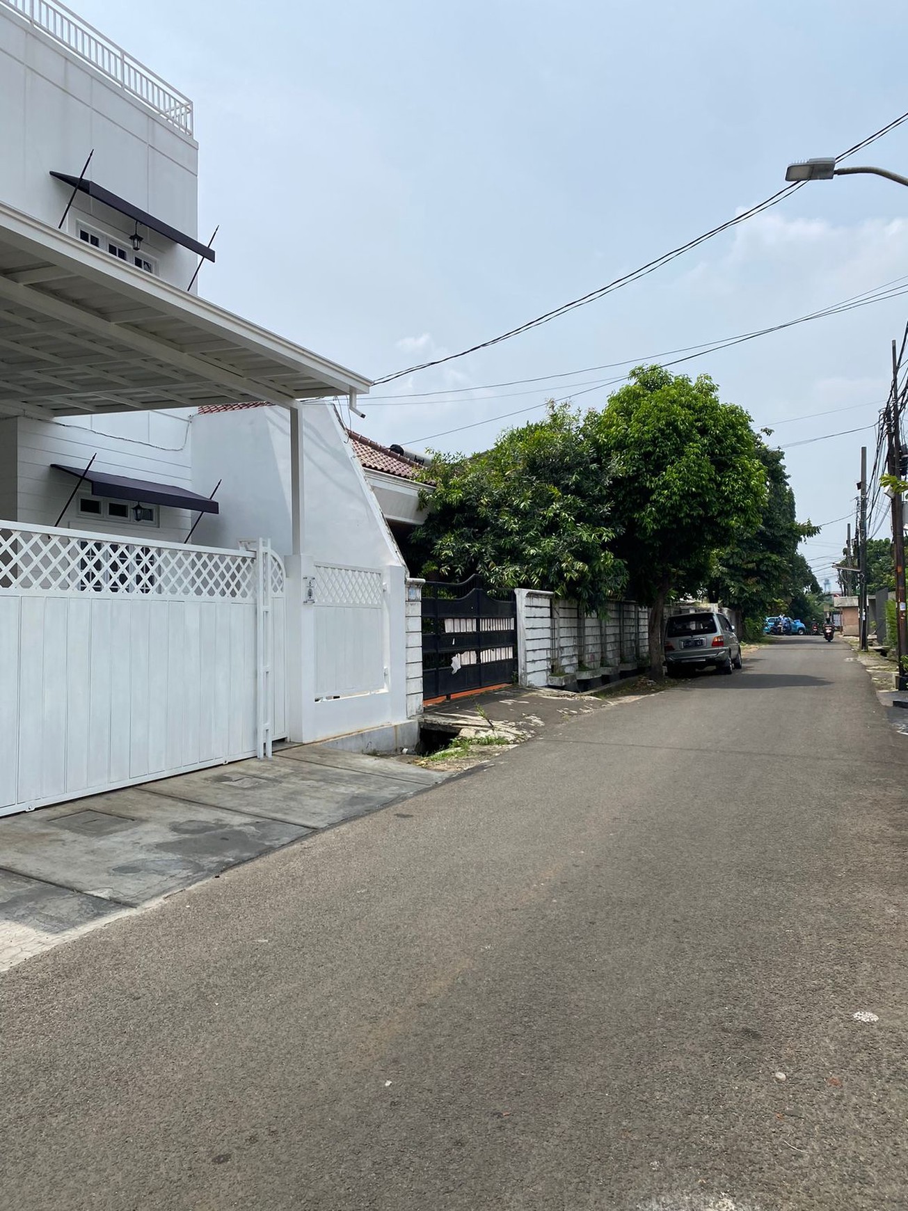 Selangkah Ke Pondok Indah Mall dan Gandaria city ,rumah bangunan 2 lantai di kebayoran lama,akses jalan 2 mobil,rumah di kebayoran lama