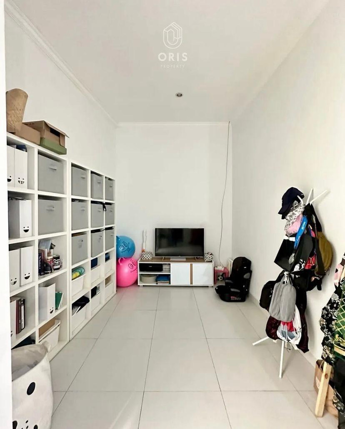 Selangkah Ke Pondok Indah Mall dan Gandaria city ,rumah bangunan 2 lantai di kebayoran lama,akses jalan 2 mobil,rumah di kebayoran lama