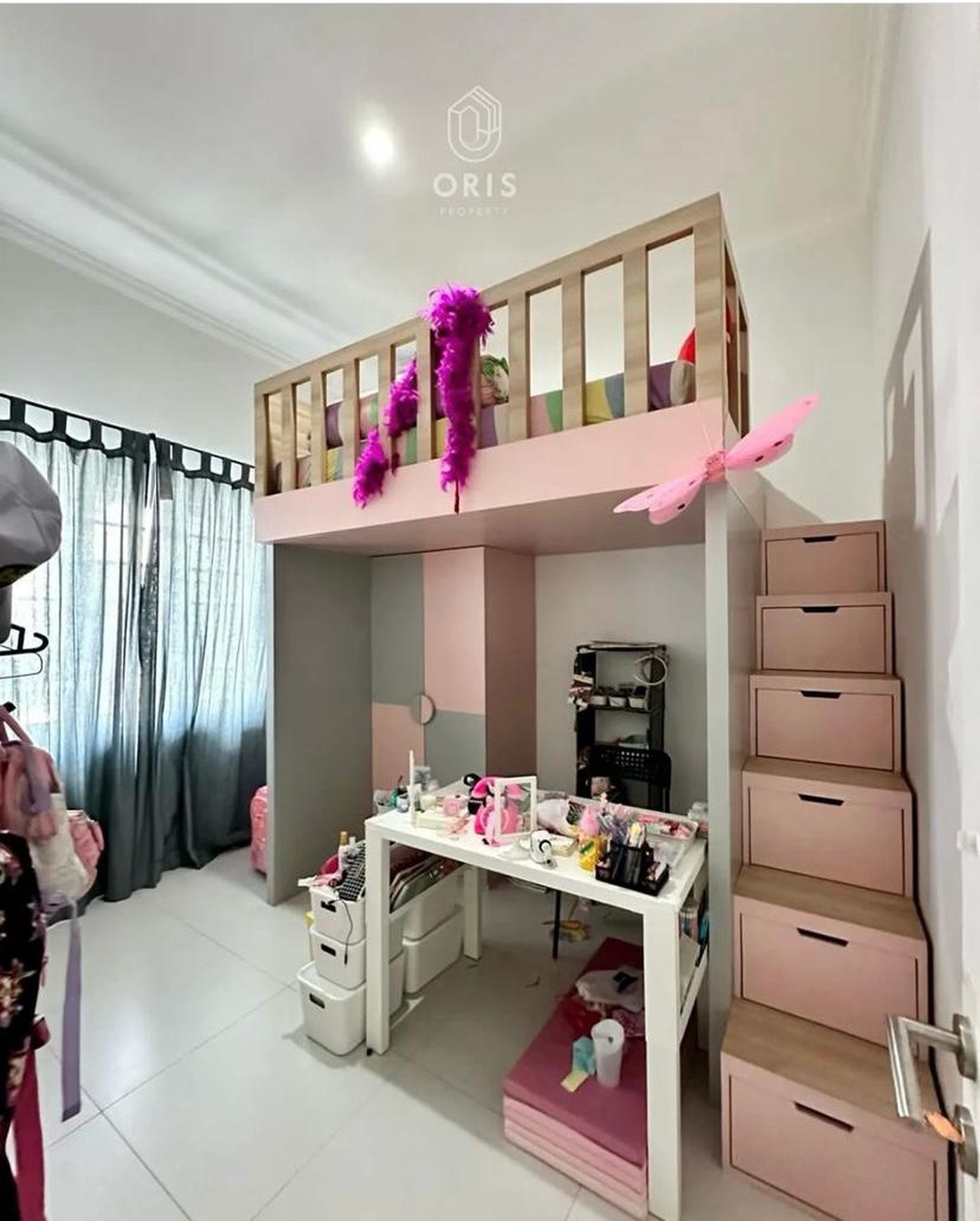 Selangkah Ke Pondok Indah Mall dan Gandaria city ,rumah bangunan 2 lantai di kebayoran lama,akses jalan 2 mobil,rumah di kebayoran lama