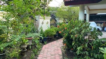Rumah Dijual di Jemur Andayani Surabaya - Dekat SMA Petra, Lokasi Strategis!