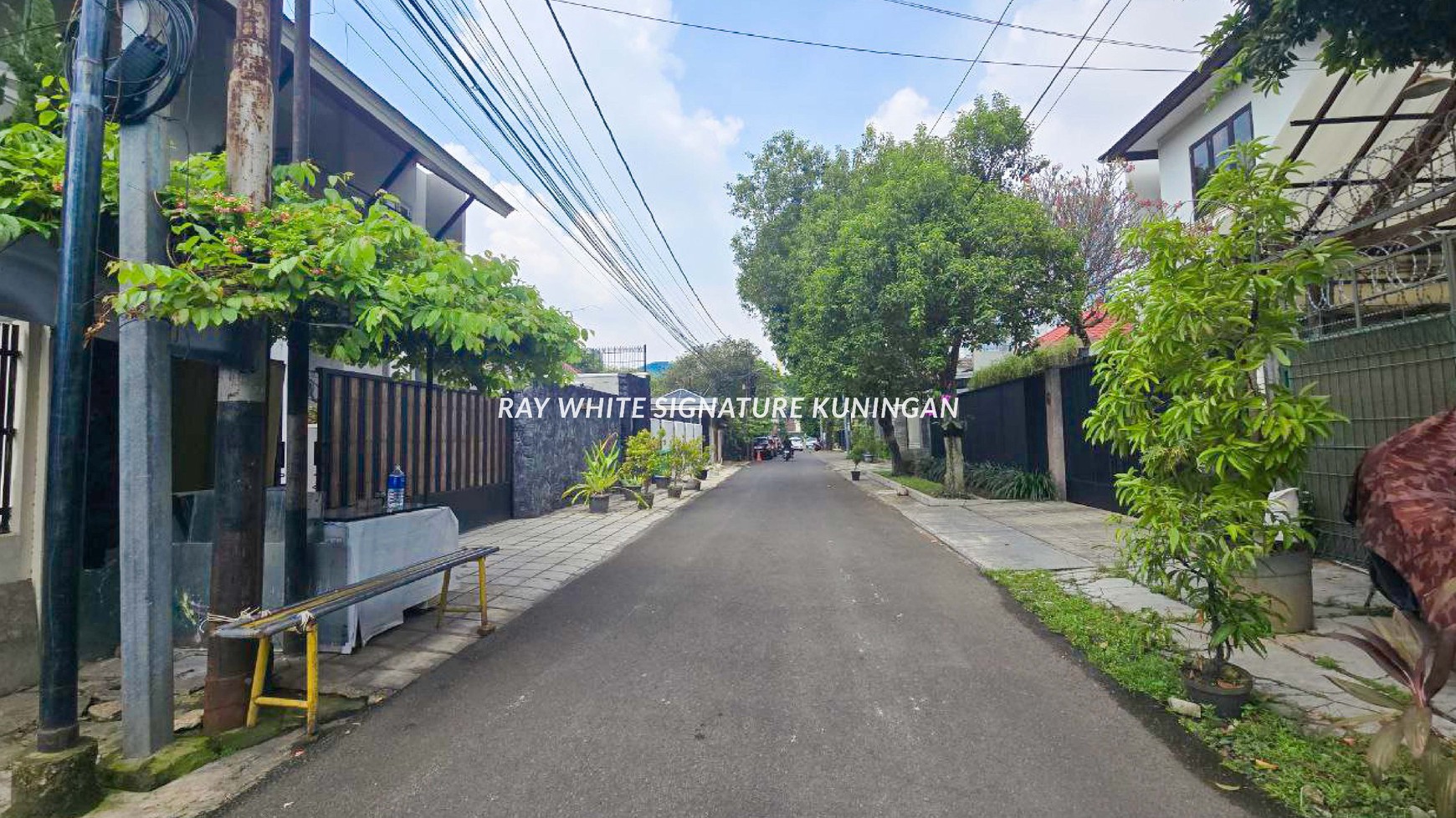 Disewakan Rumah Siap Huni di Area Strategis Panglima Polim, Kebayoran Baru