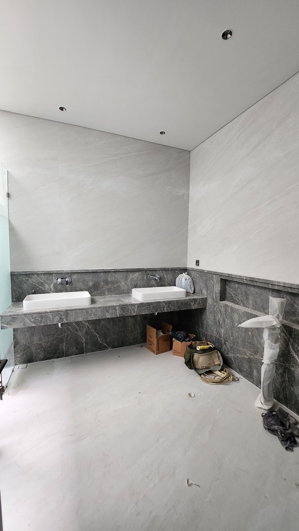 Dijual Rumah Bukit Golf Internasional Citraland Surabaya New Baru Dekat Pakuwon Indah, Graha Family, Villa Valensia, Dian Istana, Bukit Darmo Golf
