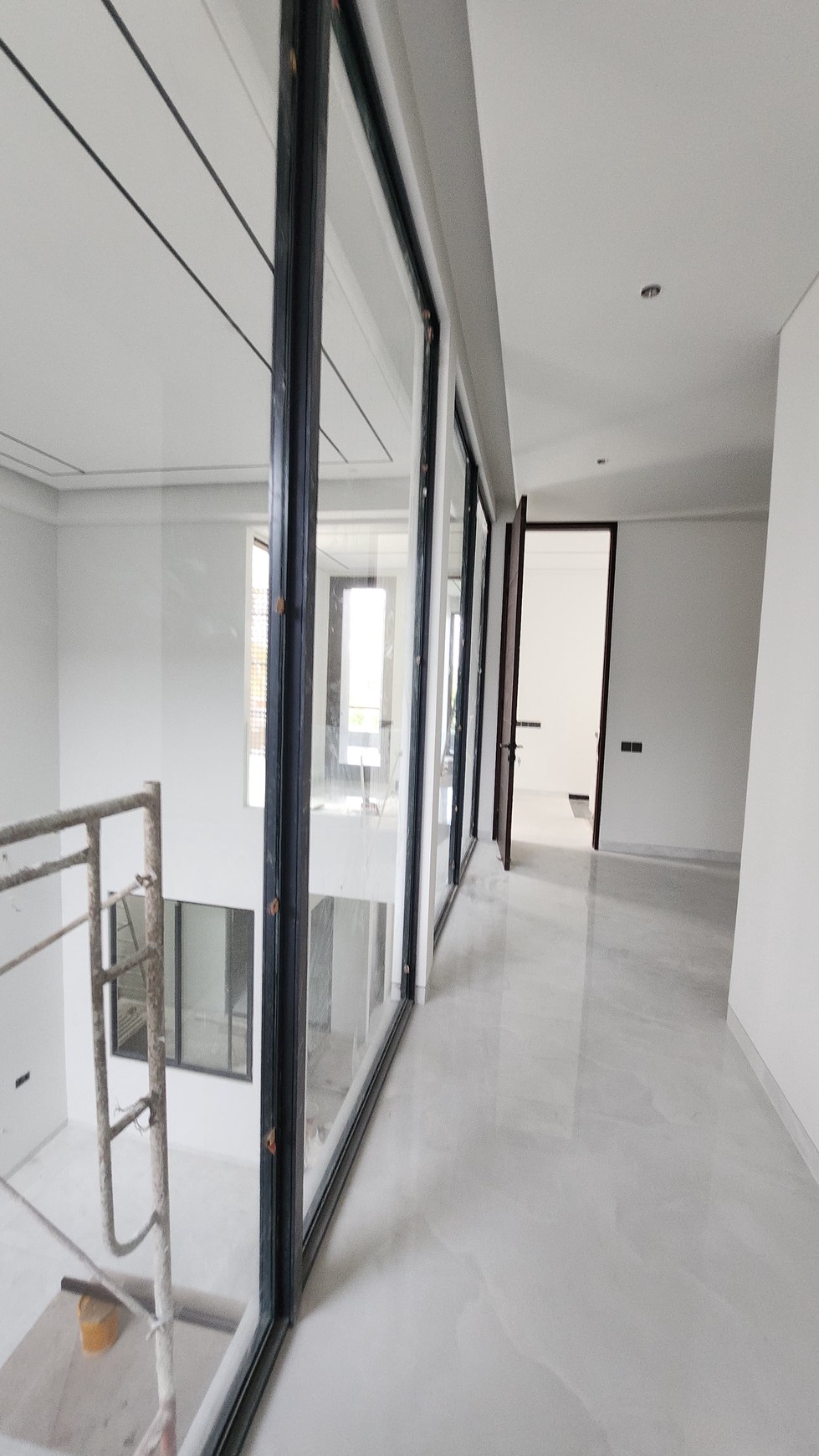 Dijual Rumah Bukit Golf Internasional Citraland Surabaya New Baru Dekat Pakuwon Indah, Graha Family, Villa Valensia, Dian Istana, Bukit Darmo Golf