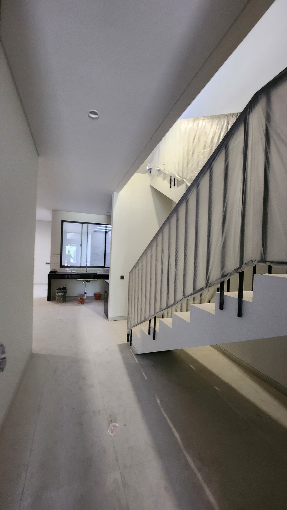 Dijual Rumah Bukit Golf Internasional Citraland Surabaya New Baru Dekat Pakuwon Indah, Graha Family, Villa Valensia, Dian Istana, Bukit Darmo Golf