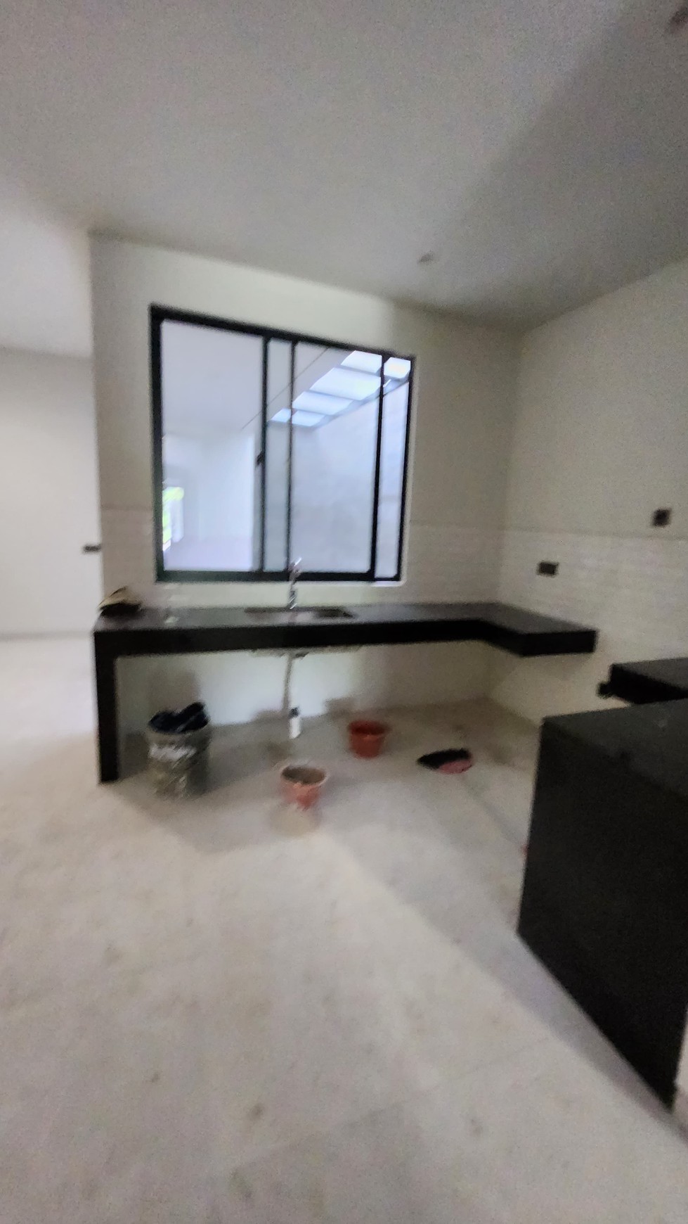 Dijual Rumah Bukit Golf Internasional Citraland Surabaya New Baru Dekat Pakuwon Indah, Graha Family, Villa Valensia, Dian Istana, Bukit Darmo Golf