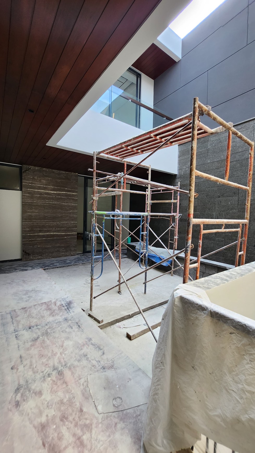 Dijual Rumah Bukit Golf Internasional Citraland Surabaya New Baru Dekat Pakuwon Indah, Graha Family, Villa Valensia, Dian Istana, Bukit Darmo Golf