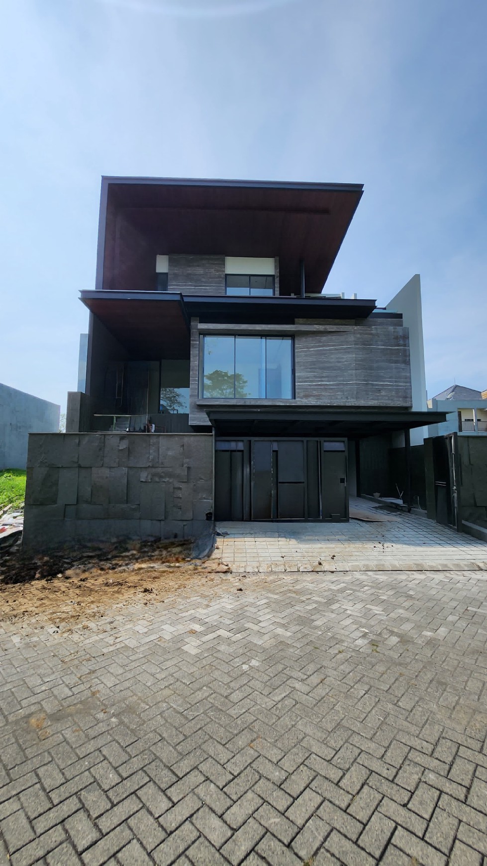 Dijual Rumah Bukit Golf Internasional Citraland Surabaya New Baru Dekat Pakuwon Indah, Graha Family, Villa Valensia, Dian Istana, Bukit Darmo Golf