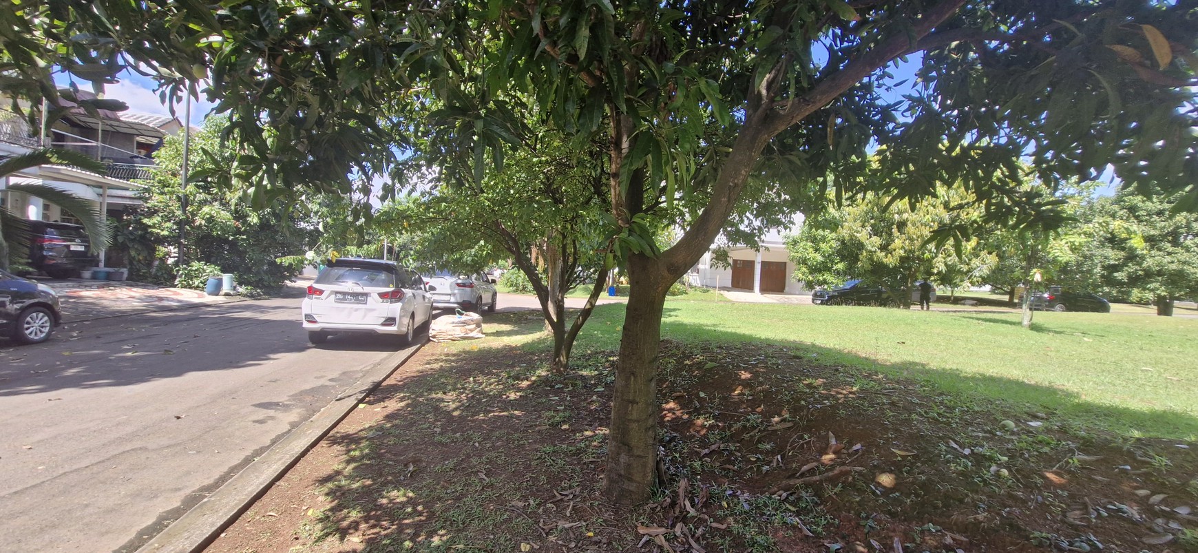 Kavling TERMURAH Hoek di Kota Wisata, Cibubur