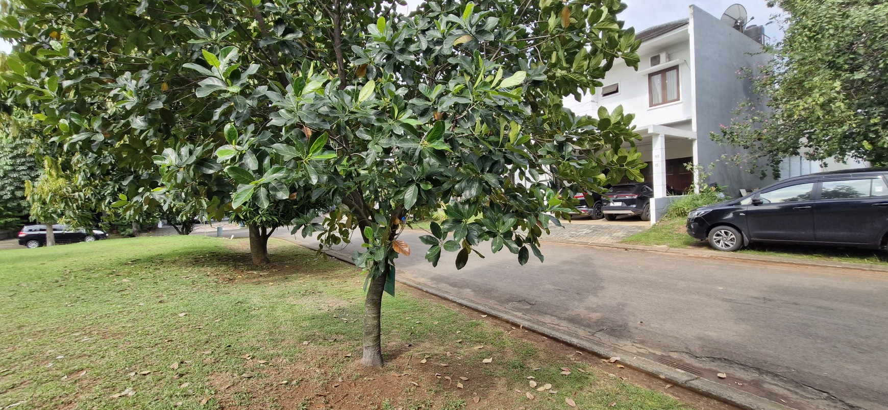 Kavling TERMURAH Hoek di Kota Wisata, Cibubur