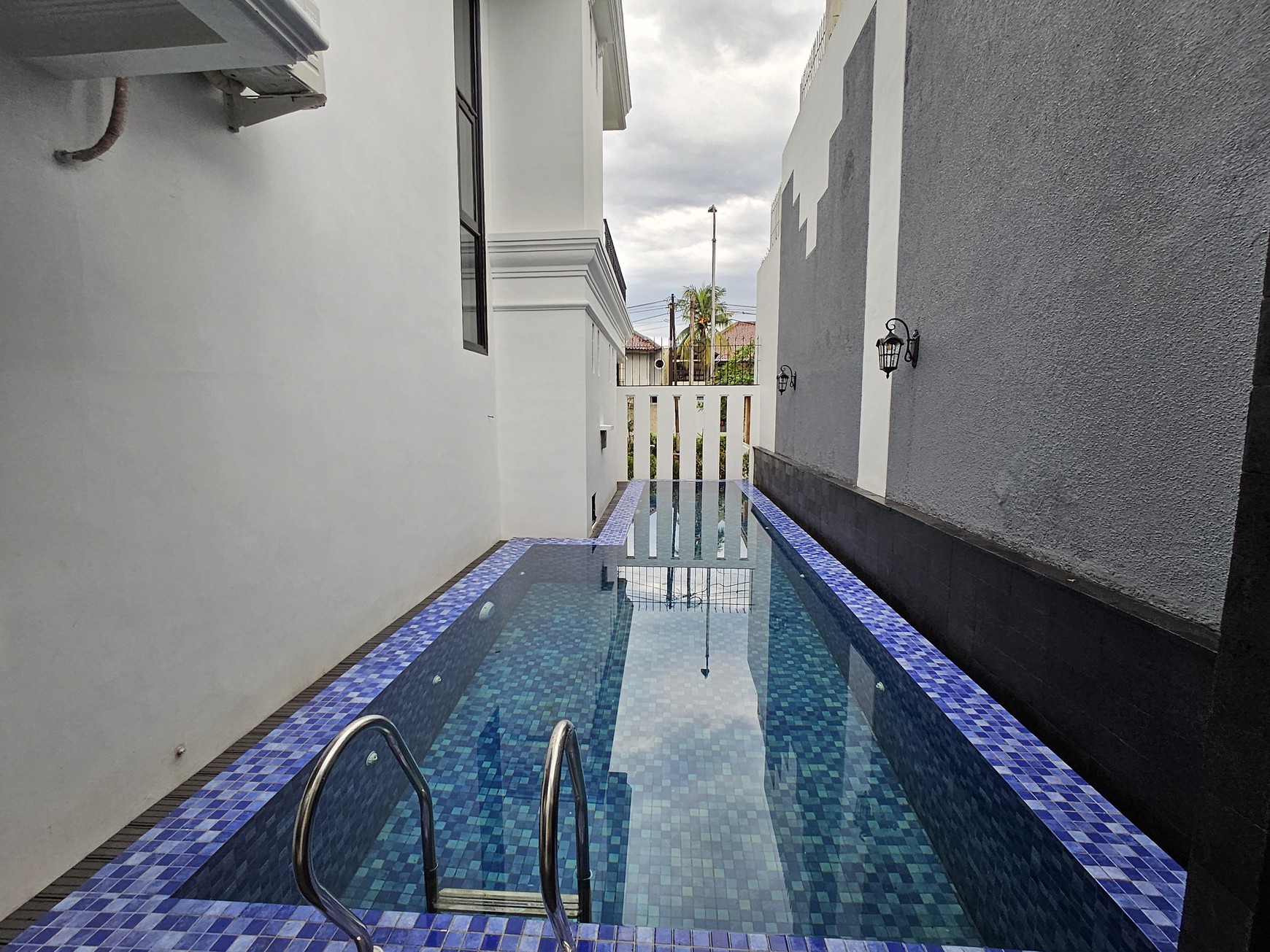 Rumah Bagus, Mewah, dan Asri ada Kolam Renang di Bintaro Jaya, Sektor 8 